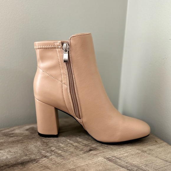 MIA Carla Nude Bootie - 6.5 - Picture 7 of 11